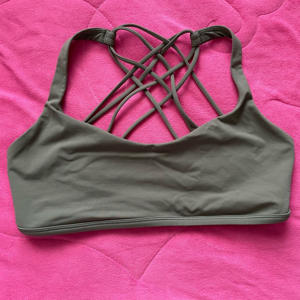Lululemon Free to be Wild Bra Green Size 12